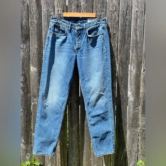 rag & bone
Rosa Mid-Rise Boyfriend Jeans - Picture 4 of 16